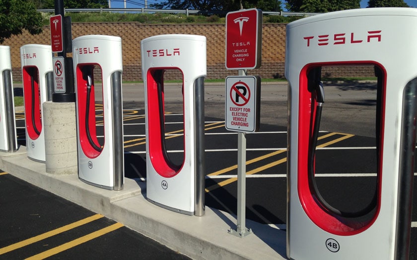 Tesla : les superchargeurs commencent à s’ouvrir pour tous