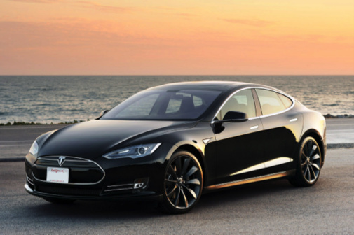 Deux moteurs sur les prochaines berlines de Tesla